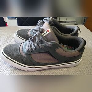 Airwalk Huntington Sneakers Men's 11 Gray Black Lace Up Shoes.